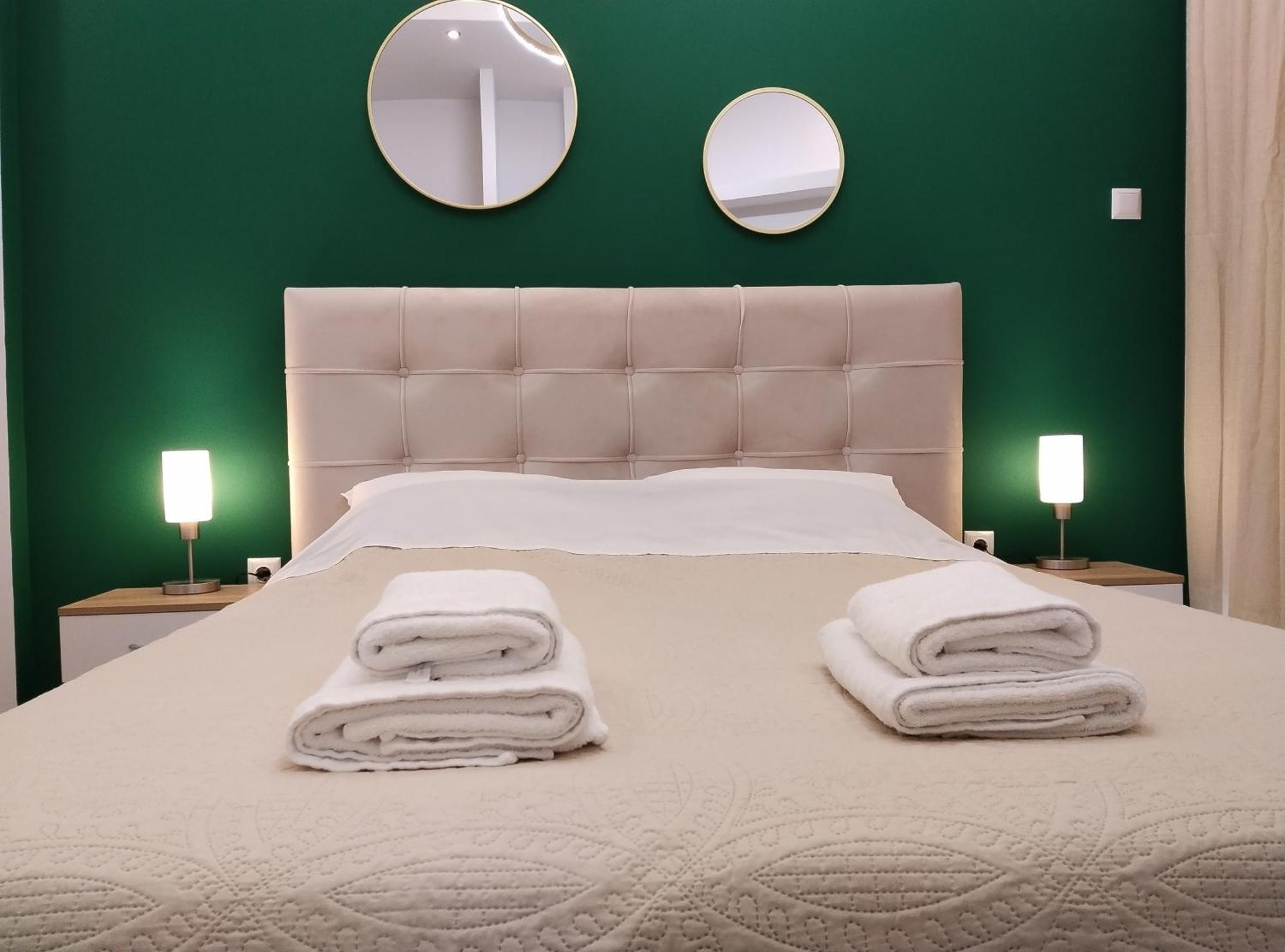 Domus Apartment - City Center Бер Екстериор снимка